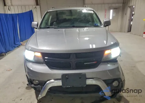 2019 Dodge Journey Crossroad z USA, uszkodzony, nr VIN 3C4PDDGG1KT765205